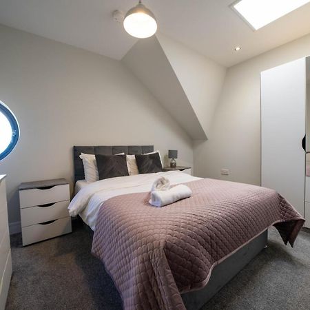 Three Bed Apartment Sleeps 5 In Botanic بلفاست المظهر الخارجي الصورة