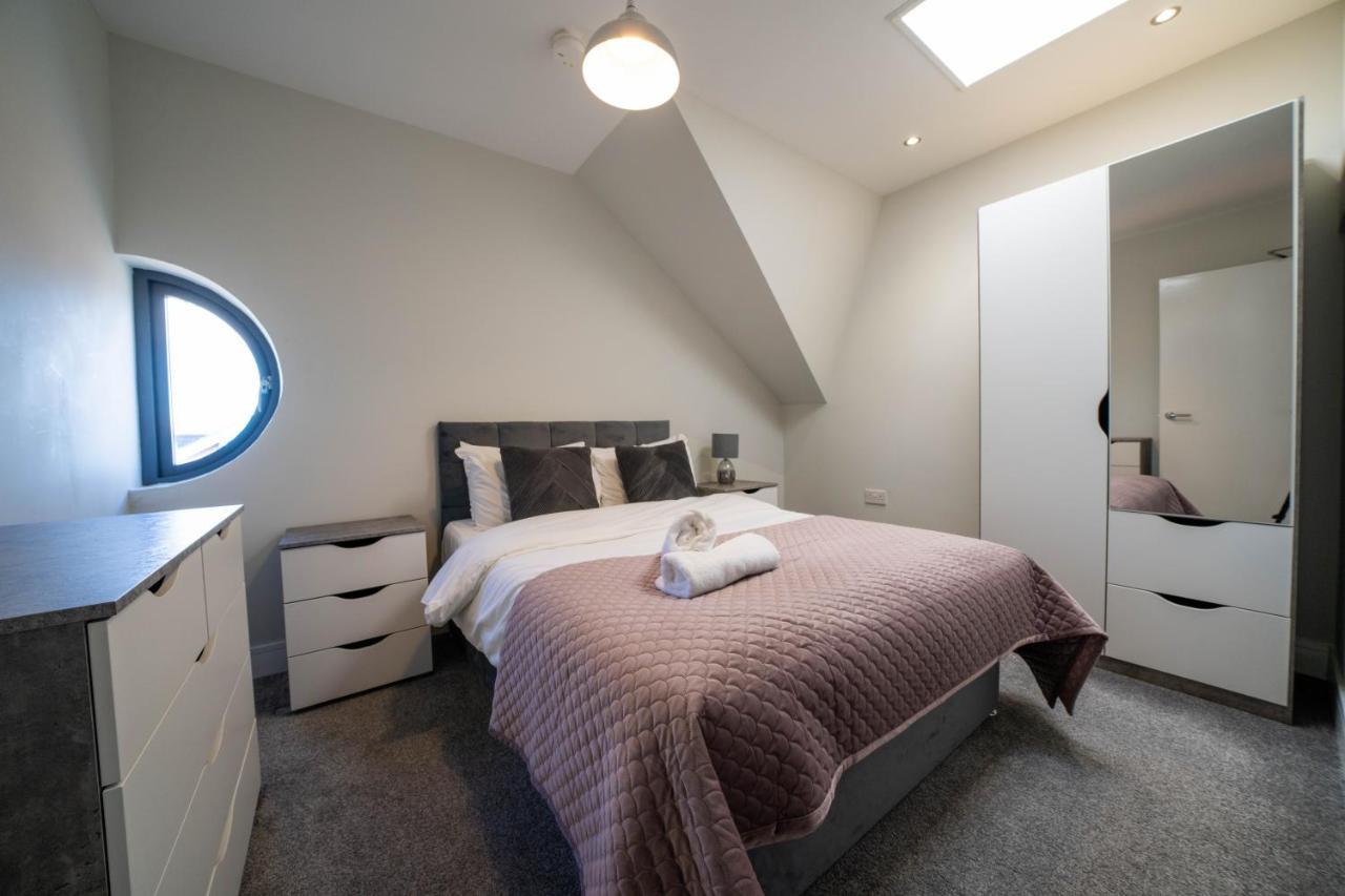 Three Bed Apartment Sleeps 5 In Botanic بلفاست المظهر الخارجي الصورة